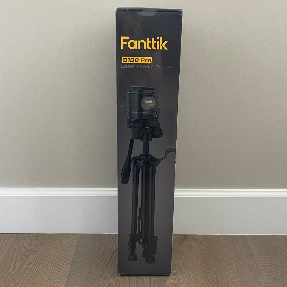 ❤️NEW!!!❤️ Fanttik D100 Pro Laser Level & Tripod - Black color.